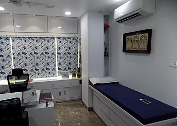 Dr. Daksha Mandhaniya, MBBS, MD