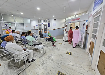 Dr. Datinder Batish, MBBS, MS - DR. PREET INDER SINGH EYE HOSPITAL