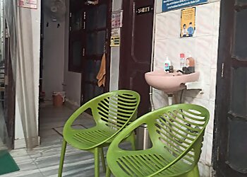 Dr. Deepa Aggarwal, MBBS, DGO - OM MEDICAL CENTRE