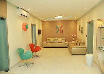 Dr. Deepa Ganesh, MBBS, MS, F.MAS, D.MAS, FICRS, FIMA, Dip MIS, Dip ALS, Dip ACG, FIMSA