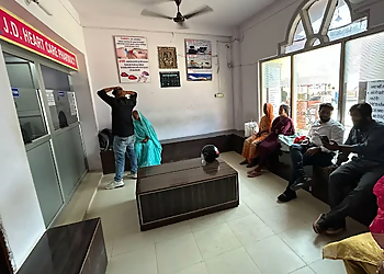 Dr. Deepak Verma, MBBS, MD, DM - JEEVANDEEP HEART CARE CENTRE