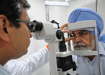 Dr. Deepender Chauhan, MBBS, MS, DNB - CLEAR VISION EYE CENTRE