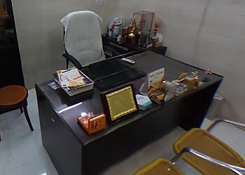 Dr. Devesh Sinha, MBBS, DVDL, MD, FAAD