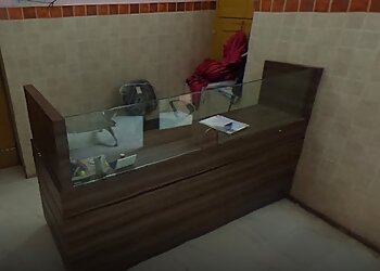 Dr. Devesh Sinha, MBBS, DVDL, MD, FAAD