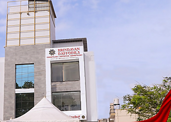 Dr. Dharini Shashank, MBBS, MS, MCH - BRINDAVAN DAFFODILS