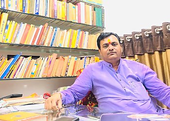 Dr. Dilipbhai J Dave - MATANGI JYOTISH KARYALAYA