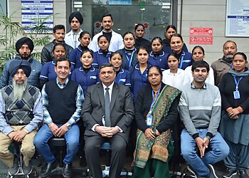 Dr. Dinesh Garg, MBBS, MD - ADVANCED CENTRE FOR EYES