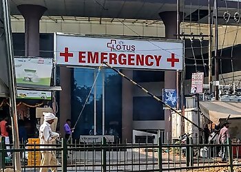 Dr. Dipak Paruliya, MBBS, MS, M.Ch - LOTUS SUPER SPECIALITY HOSPITAL