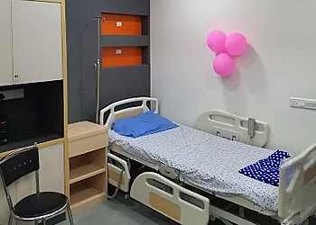 Dr. Dipti Jain, MBBS, MS - ADVANCE HOSPITALS