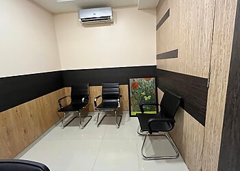 Dr. Esther Suresh, MBBS, DPM