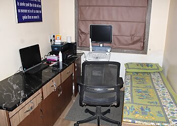 Dr. Fanindra Singh Solanki, MBBS, MS, M.ch - ASHA KIRAN UROLOGY AND UROGYNAECOLOGY CENTRE