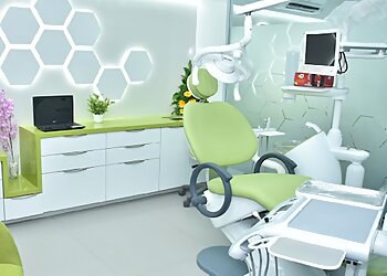 Dr. Gajanan Agrawal, BDS, PhD - DR. AGRAWAL'S ORTHODONTIC & DENTAL IMPLANT CENTRE