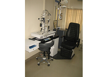 Dr Gaurav Luthra MS, FWCRS, FAICO - DRISHTI EYE INSTITUTE DEHRADUN