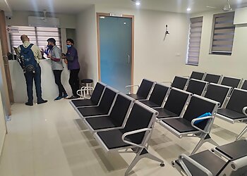 Dr. Gautam Makadiya, MBBS, MD, DM - SHASHWAT HAEMATO-ONCO