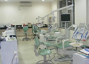 Dr. Gautam Munjal, MDS