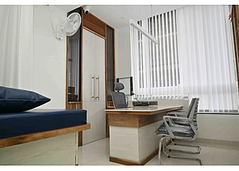 Dr Girish Kakade, MBBS, MD, DNB