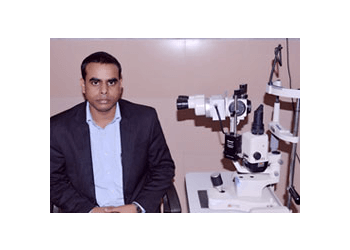 Dr. Girjesh Kain, MBBS, MS - Oracle Eye Care