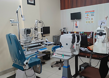 Dr. Gunjan Joshi, MBBS, MS, - Basant Eye Clinic