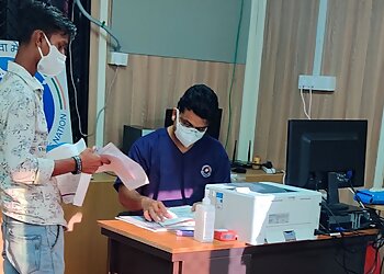 Dr. Gunjesh Kumar Singh, MBBS, MD, DM, ECMO, ACORD - PARAS HOSPITAL