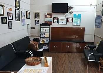 Dr. Harpreet Singh Kochar, MBBS, MS - CRH ENT, MRI AND DIAGNOSTICS