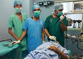 Dr. Hemant Kalra, MBBS, DTCD, MD, EDRM, FCCS, MNCCP, MICAI - MAX SUPER SPECIALITY HOSPITAL