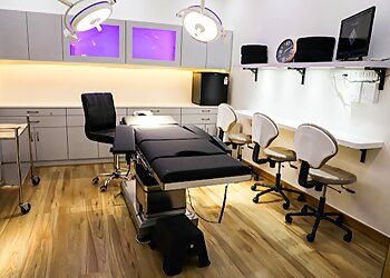 Dr. Idris, BDS, MDS - CLINIQUE INTERNATIONALE