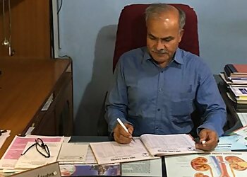 Dr. Kamalakar L Achrekar, MBBS, MS, M.CH - URO CARE CENTRE