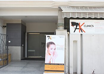 Dr. Kapil Dua, MBBS, MS, FISHRS, Diplomate ABHRS - AK CLINICS