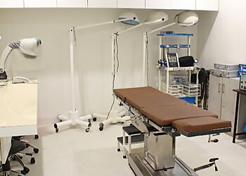 Dr. Kapil Dua, MBBS, MS, FISHRS, Diplomate ABHRS - AK CLINICS