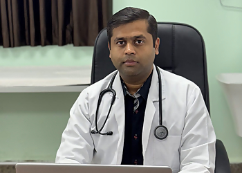 Dr. Karan Raj Singhal, MBBS, MD
