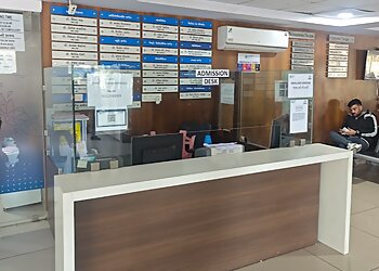 Dr. Krunal Kundadia, MBBS, MS, DNB - SYNERGY SUPERSPECIALIST HOSPITAL