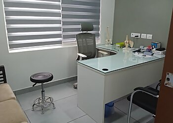 Dr. Kuldeep Kumar, MBBS, MD, IDCCM, FCCP - MEDIHUB HEALTH AND WELLNESS CENTRE