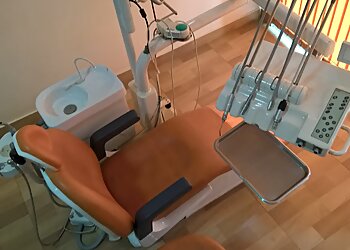 Dr. M Vijay, MDS - MADURA DENTAL CLINIC