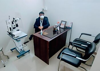 Dr Manan Kaushik, MBBS, MS - Eye specialist