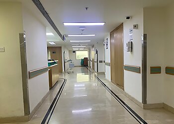 Dr. Manish Vaish, MBBS, MS, DNB - MAX SUPER SPECIALITY HOSPITAL