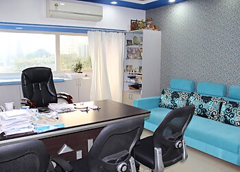 Dr. Manoj Khanna, MBBS, MS, MCh, DNB, FICS - COSMETIC SURGERY CLINIC