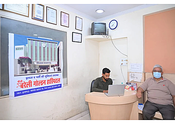 Dr. Manoj Kumar Agrawal MBBS , MD FCCP - SHREE JII BAREILLY GOLDEN HOSPITAL