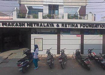 Dr. Manoj Saxena, MBBS, MS, DNB - PRAKASH NETRALAYA & RETINA FOUNDATION