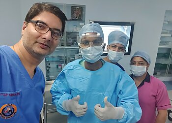 Dr Manu Seth, MBBS, MS