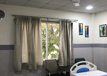 Dr. Mayank Mahajan, MBBS, MS, FLVPEI - MAHAJAN HOSPITAL AGRA