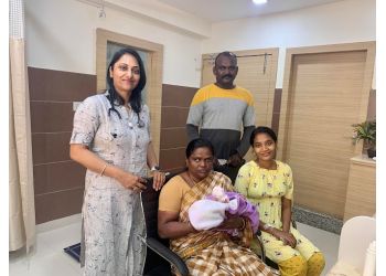 Dr. Monika Agarwal, MBBS, DGO, MS - MANOKAMNA HOSPITAL