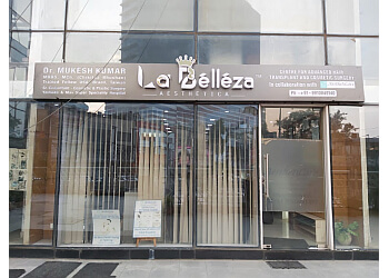 Dr. Mukesh Kumar, MBBS, M.Ch - LA BELLEZA AESTHETICA