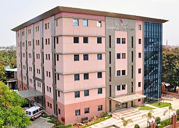 Dr. Murali Krishna Voonna, MS, MCH - MAHATMA GANDHI CANCER HOSPITAL & RESEARCH INSTITUTE