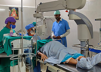 Dr. Nagendra A Vhansure, MBBS, DOMS - SAMARTH EYE CENTER