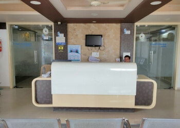 Dr. Nagendra A Vhansure, MBBS, DOMS - Samarth Eye Center