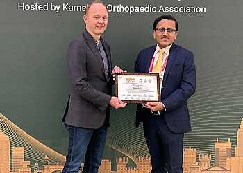 Dr. Narayan Hulse, MS, DNB, MRCS(Surg), MCh(Orth), FRCS(Tr & Orth) - HULSE CLINIC