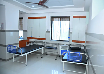 Dr. Naval Shah, MBBS, MS, FMAS - NAVAL MATERNITY & NURSING HOME ENDOSCOPY & INFERTILITY CENTER