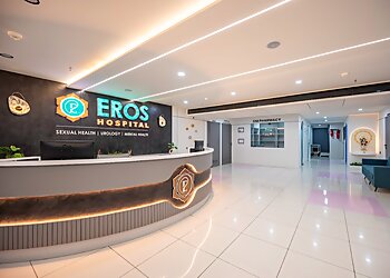 Dr. Nayan Timbadiya, MBBS, MS, DNB - EROS HOSPITAL