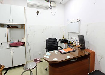 Dr. Neeraj Agarwal, MBBS, MD, DM - AYUSH CLINIC