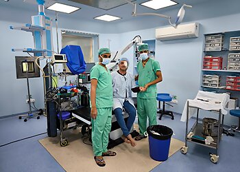 Dr. Neeraj Sanduja, MBBS, MS, FRCS, FICO, FAICO, MNAMAS - VIAAN EYE & RETINA CENTRE